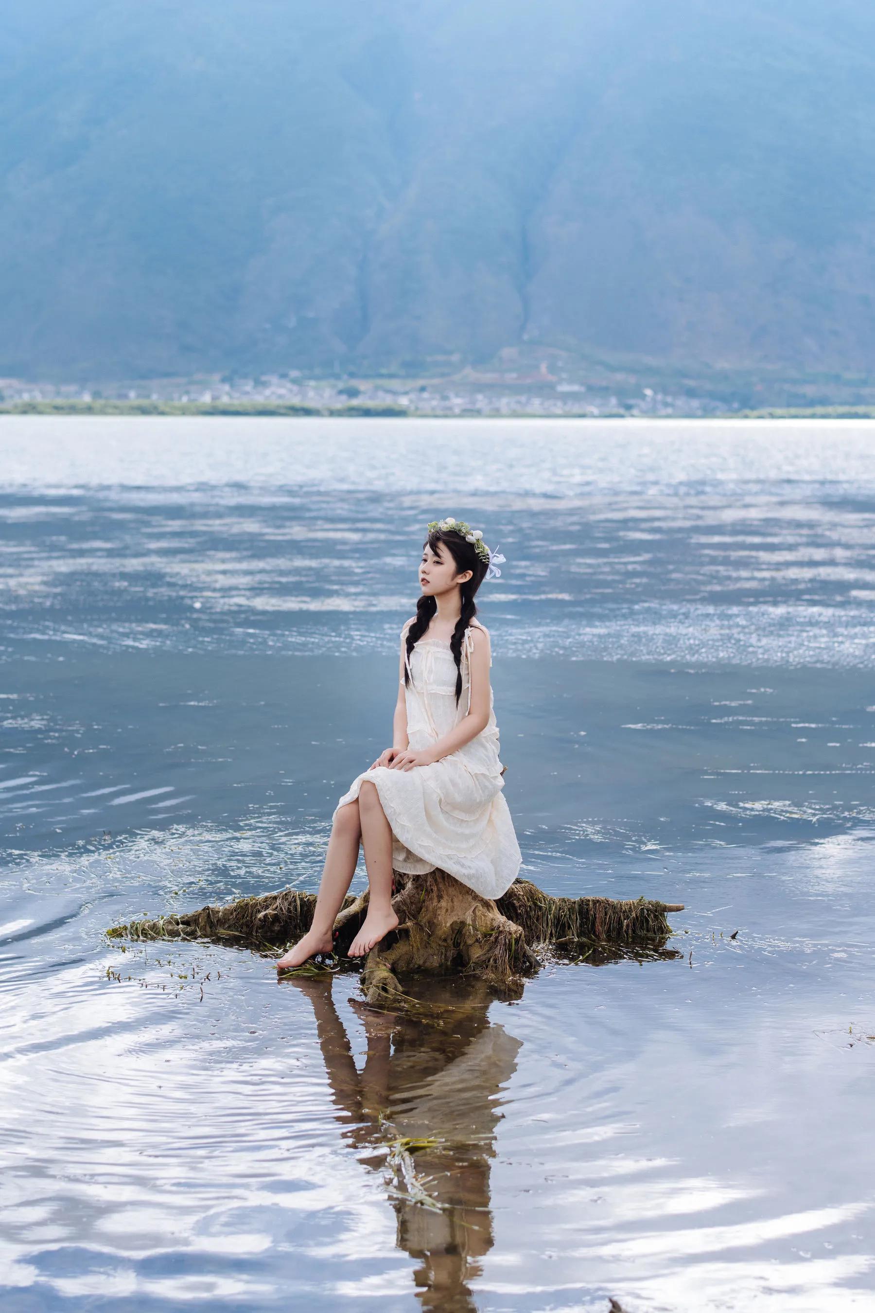 喵糖映畫 海邊姑娘（鏡醬）純色白裙，嚶嚶嚶插圖